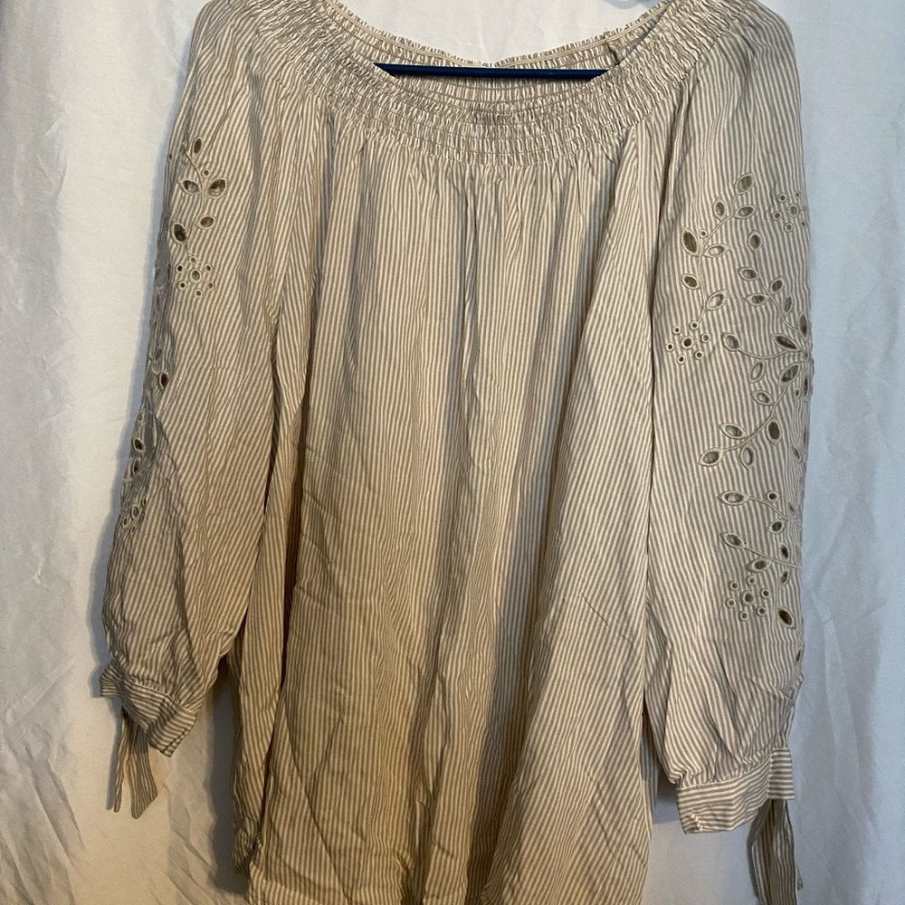 Womens off the shoulder top size XL